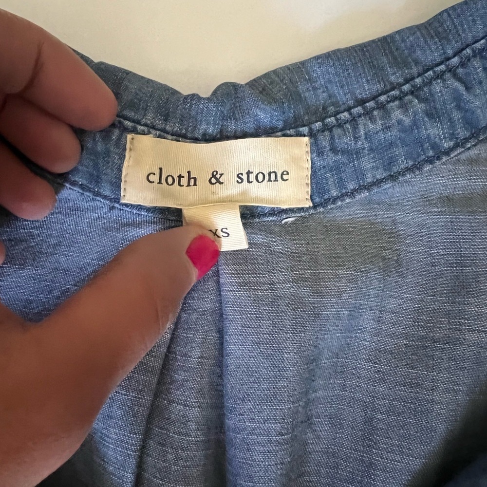 Anthropologie Cloth & Stone Chambray Split Back Shirt Blue Size XS - Picture 7 of 7